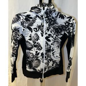 Lululemon Calm & Cozy Jacket in Brisk Bloom Black White Women's size 6